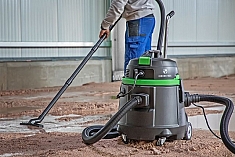 Эксплуатация строительного пылесоса для влажной уборки с функцией насоса Eibenstock EPS 50 Эксплуатация строительного пылесоса для влажной уборки с функцией насоса Eibenstock EPS 50